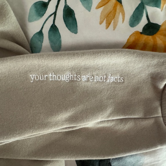 SEETHEWAYISEE tan/cream crew neck - Picture 2 of 3